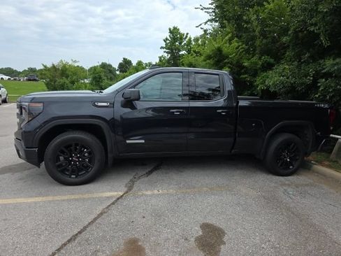 Used 2025 GMC Sierra 1500 Elevation AWD/4WD image 2