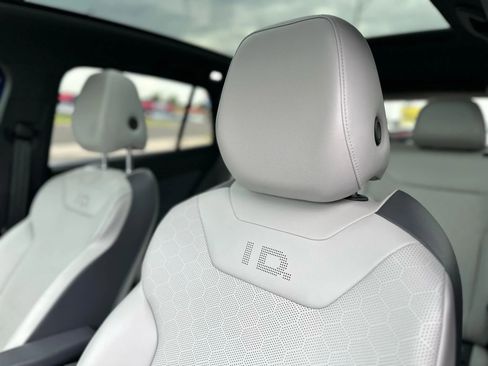 Used 2021 Volkswagen ID.4 Pro S image 52