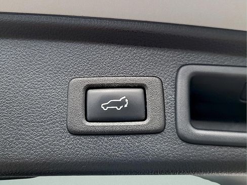 Used 2016 Subaru Forester 2.5i Limited w/ Popular Package #2 AWD/4WD image 28