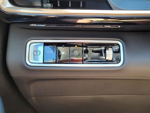 New 2025 Buick Envision Avenir image 32