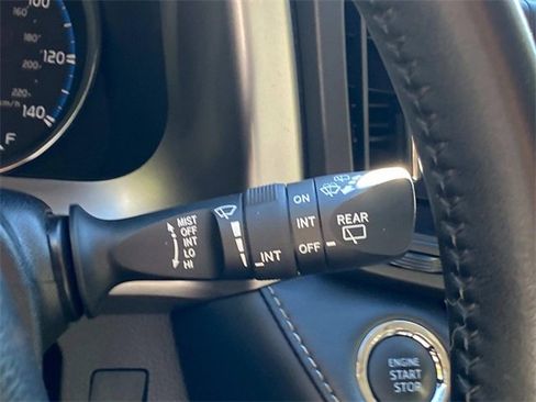 Used 2018 Toyota RAV4 Limited image 23