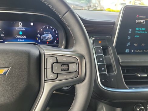 Used 2023 Chevrolet Suburban LT RWD image 22