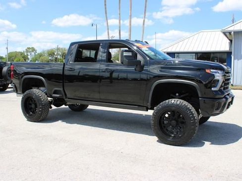 Used 2024 Chevrolet Silverado 2500 LTZ w/ LTZ Plus Package AWD/4WD image 14