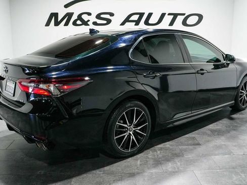 Used 2022 Toyota Camry SE FWD image 5