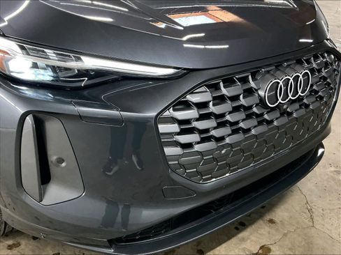 Certified 2025 Audi Q5 Premium w/ Premium Plus AWD/4WD image 33
