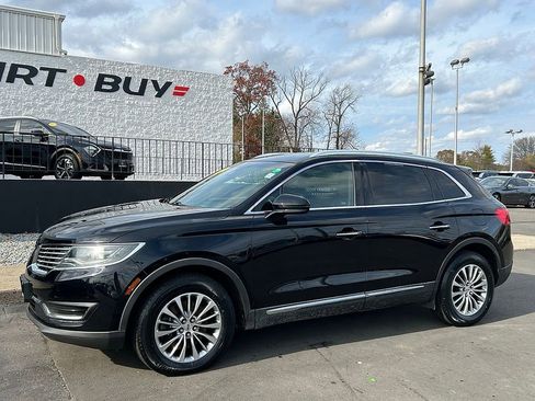 Used 2017 Lincoln MKX Select w/ Select Plus Package AWD/4WD image 2