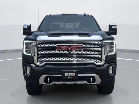 Used 2021 GMC Sierra 2500 Denali w/ Denali Black Diamond Edition AWD/4WD image 8