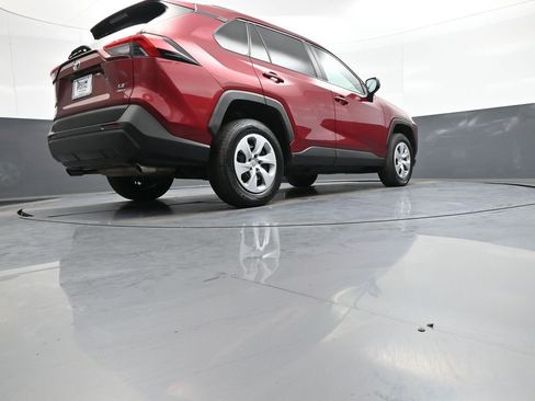 Used 2020 Toyota RAV4 LE AWD/4WD image 29