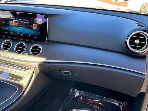 Used 2022 Mercedes-Benz E 350 4MATIC Sedan image 18