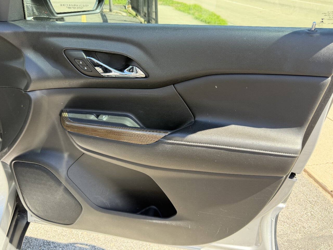 Used 2018 GMC Acadia SLE w/ LPO, Floor Liner Package FWD image 18