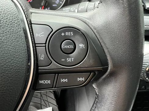 Used 2022 Toyota RAV4 XLE Premium FWD image 14