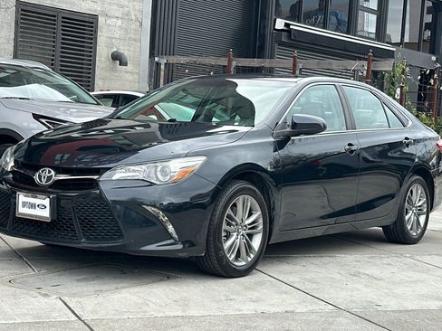 Used 2016 Toyota Camry SE image 8