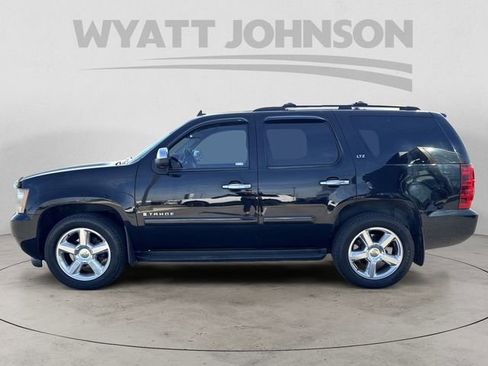 Used 2007 Chevrolet Tahoe LTZ w/ LTZ Preferred Equipment Group AWD/4WD image 2
