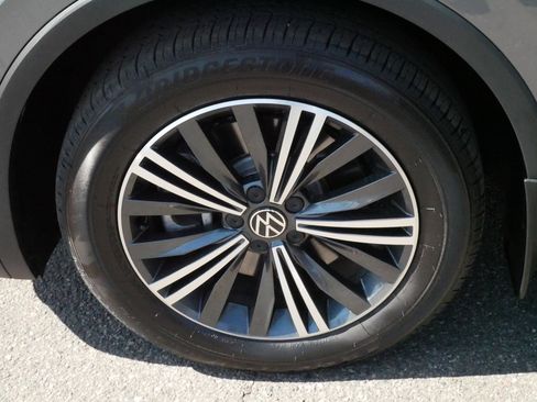 Certified 2024 Volkswagen Tiguan Wolfsburg Edition w/ Panoramic Sunroof Package AWD/4WD image 15