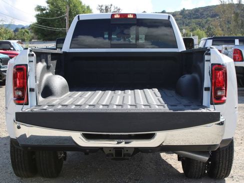 New 2026 RAM 3500 Tradesman AWD/4WD image 10