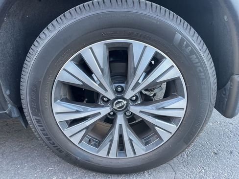 Certified 2022 Nissan Rogue SV w/ SV Premium Package image 6