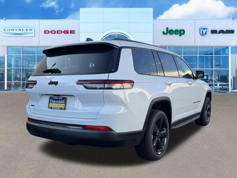 New 2025 Jeep Grand Cherokee L Altitude image 9