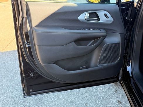 New 2026 Chrysler Pacifica Limited w/ S Appearance Package image 31