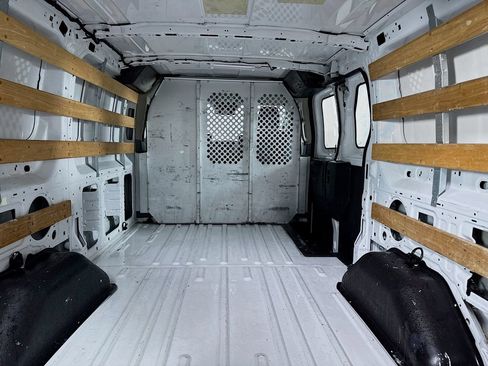 Used 2016 Ford Transit 250 130 Low Roof w/ Exterior Upgrade Package RWD image 6