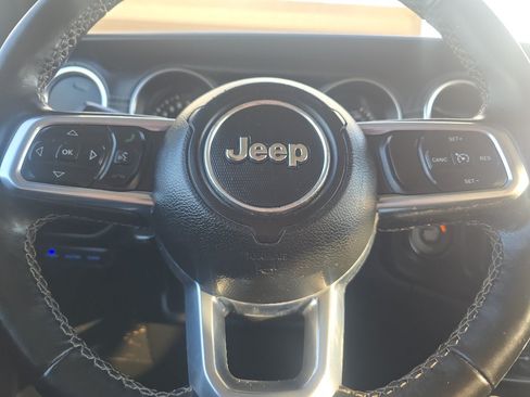 Used 2022 Jeep Wrangler Unlimited Sahara w/ Cold Weather Group AWD/4WD image 21