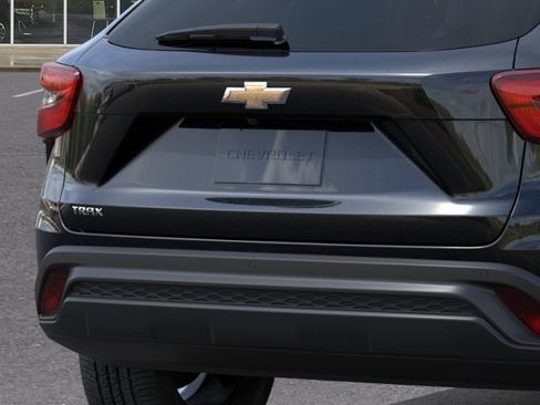 New 2026 Chevrolet Trax LS w/ LS Convenience Package FWD image 14