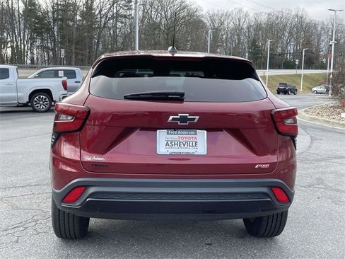 Used 2024 Chevrolet Trax RS w/ Driver Confidence Package image 4