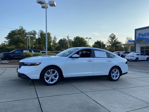 Used 2025 Honda Accord LX image 6