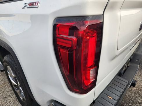 Used 2023 GMC Sierra 1500 SLT AWD/4WD image 6