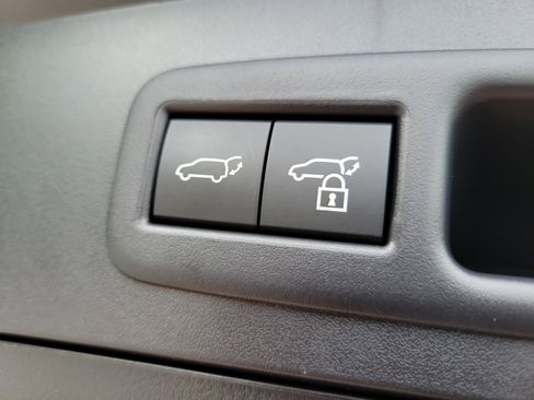 Used 2025 Lexus UX 300h FWD image 10