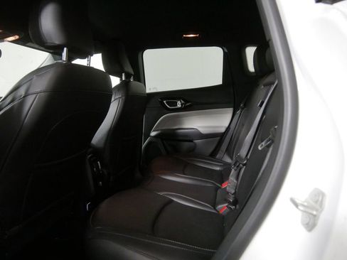 Used 2025 Jeep Compass Limited image 14