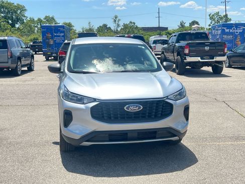 Used 2023 Ford Escape Active AWD/4WD image 3