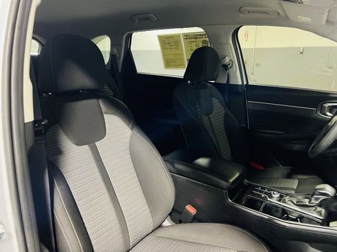 Used 2022 Kia Sorento LX image 35