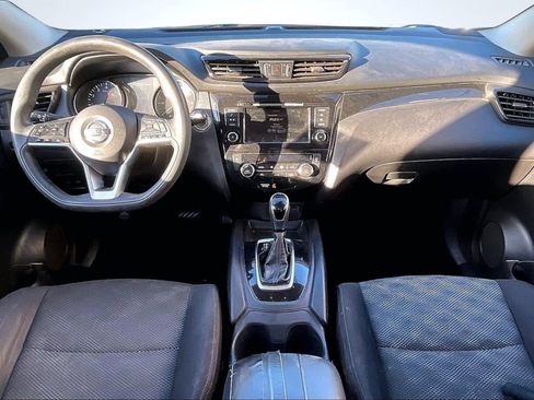 Used 2020 Nissan Rogue Sport SV image 16