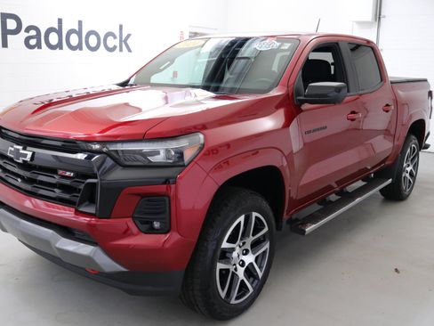 Used 2024 Chevrolet Colorado Z71 w/ Z71 Convenience Package 2 image 3