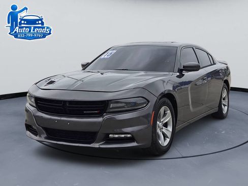 Used 2015 Dodge Charger SXT RWD image 3