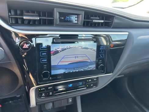 Used 2018 Toyota Corolla LE w/ LE Premium Package FWD image 11