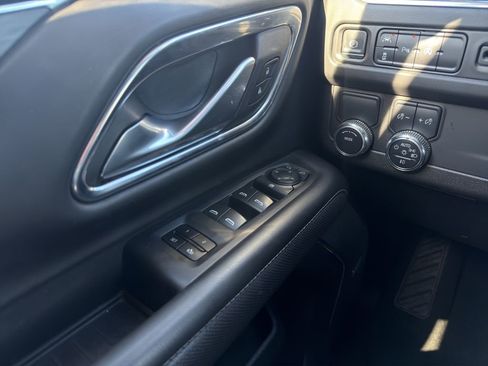 Used 2023 GMC Yukon XL SLT RWD image 12