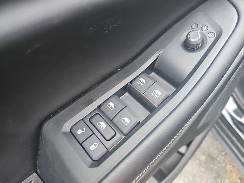 Used 2025 Jeep Grand Cherokee Laredo X w/ Luxury Tech Group I AWD/4WD image 16