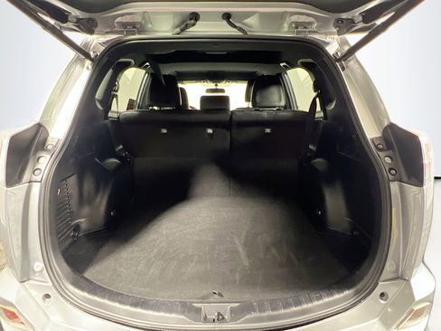 Used 2016 Toyota RAV4 SE image 34