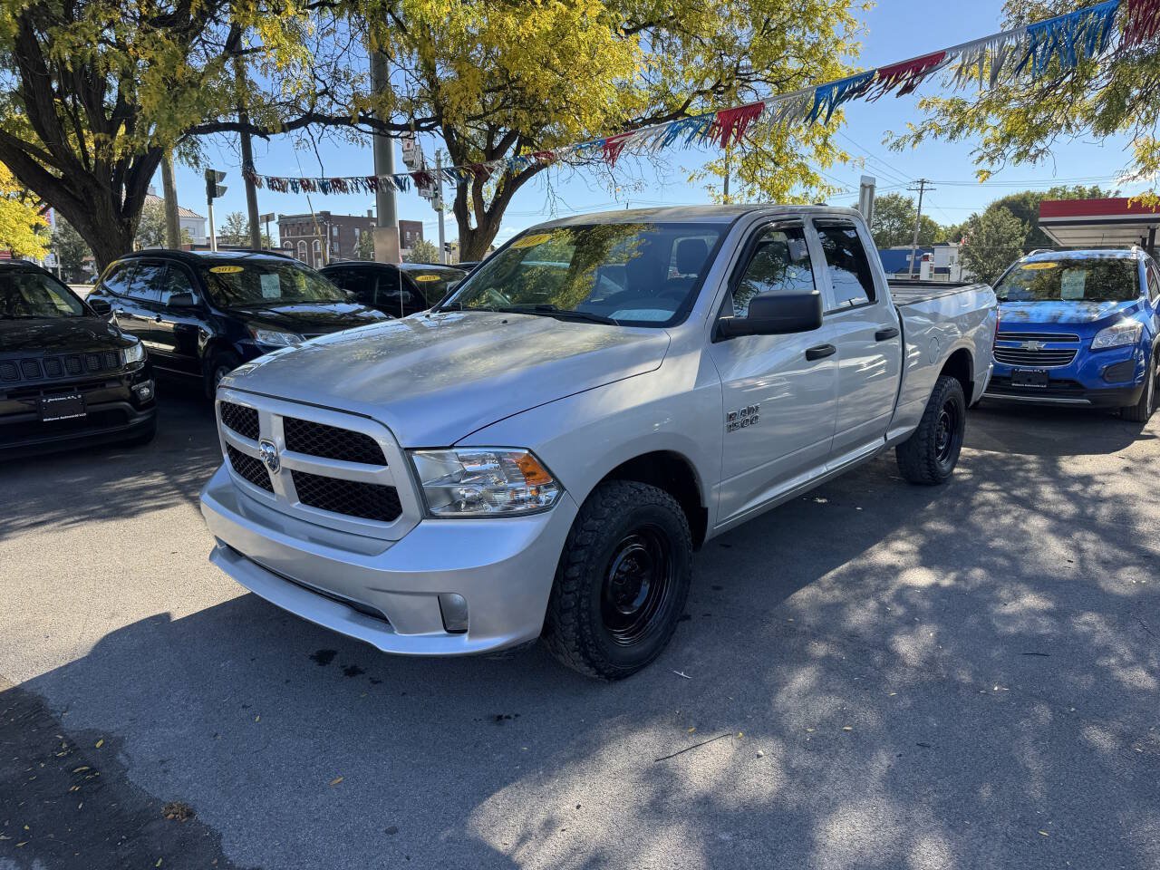 Used 2018 RAM 1500 Express w/ Express Value Package AWD/4WD image 1