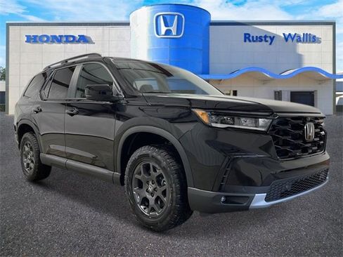 New 2025 Honda Pilot TrailSport image 1