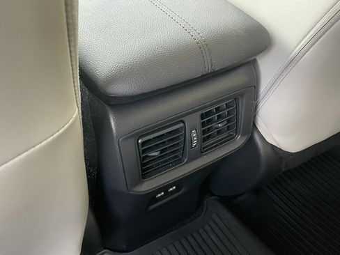 Used 2021 Toyota RAV4 XLE Premium image 24