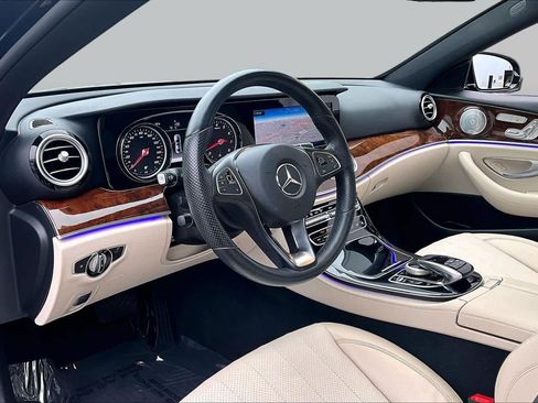 Used 2018 Mercedes-Benz E 400 4MATIC Sedan image 18