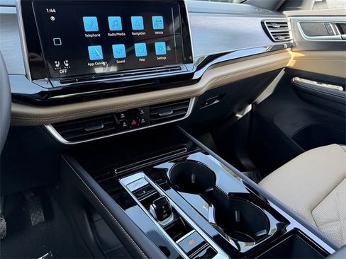 New 2026 Volkswagen Atlas Cross Sport SE image 13