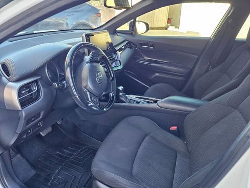 Used 2019 Toyota C-HR XLE image 9