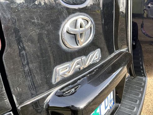 Used 2011 Toyota RAV4 4WD V6 w/ 3rd Row image 32