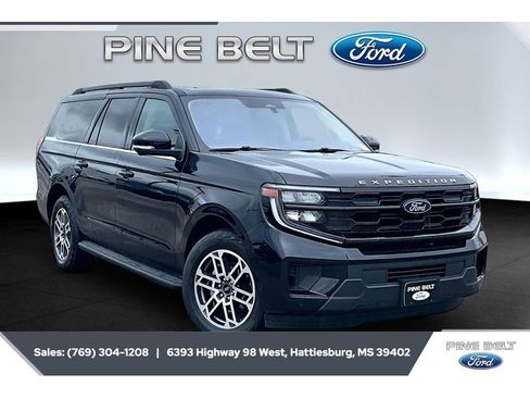 Used 2025 Ford Expedition Max Active AWD/4WD image 1