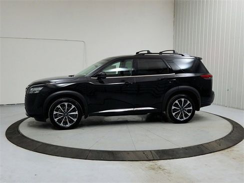 New 2026 Nissan Pathfinder Platinum image 4