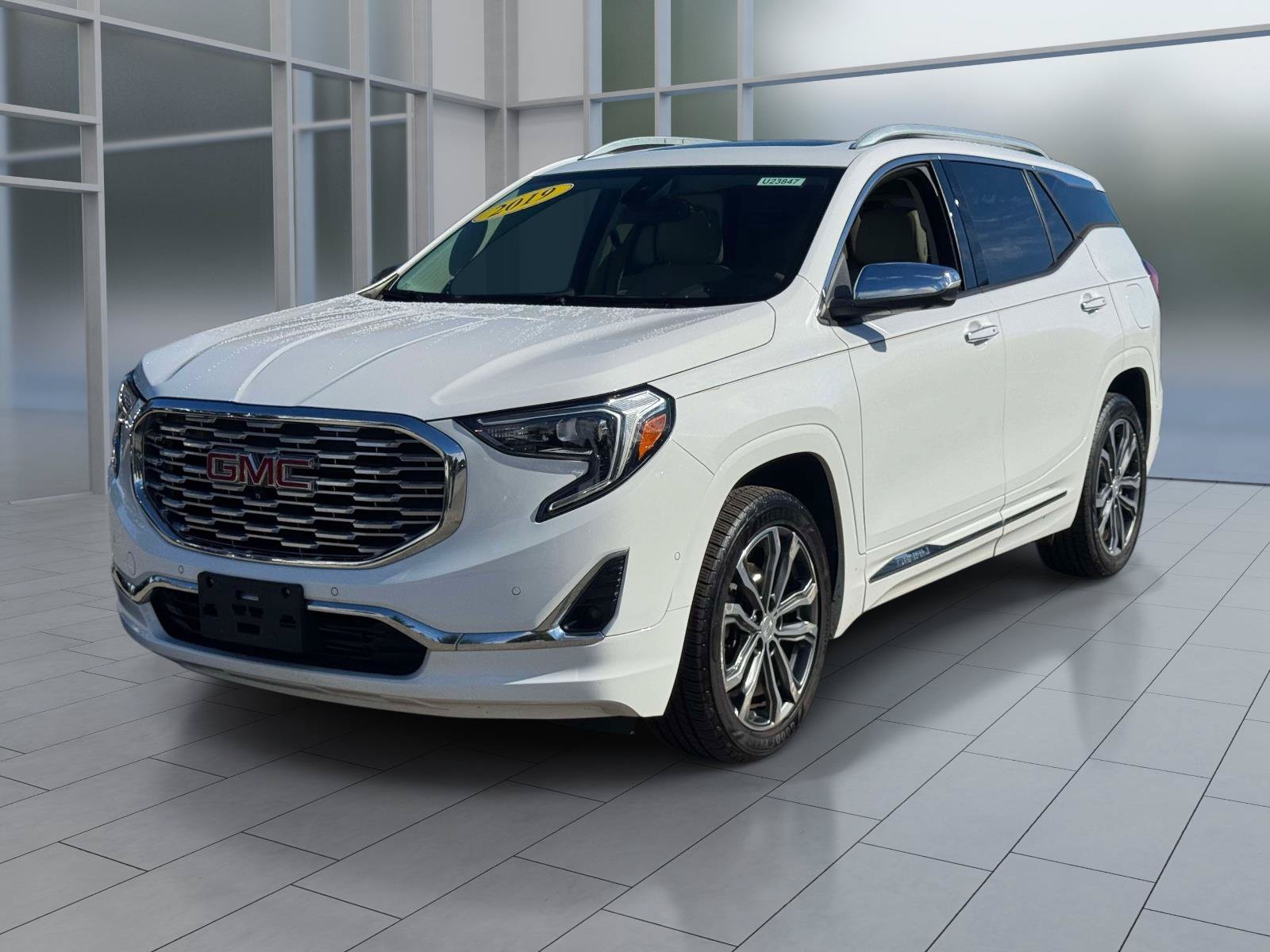 Used 2019 GMC Terrain Denali w/ Advanced Safety Package AWD/4WD image 1