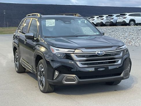 Used 2025 Subaru Forester Limited AWD/4WD image 3